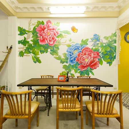 The Neighbors Hostel (Adults Only) Phuket Exteriör bild