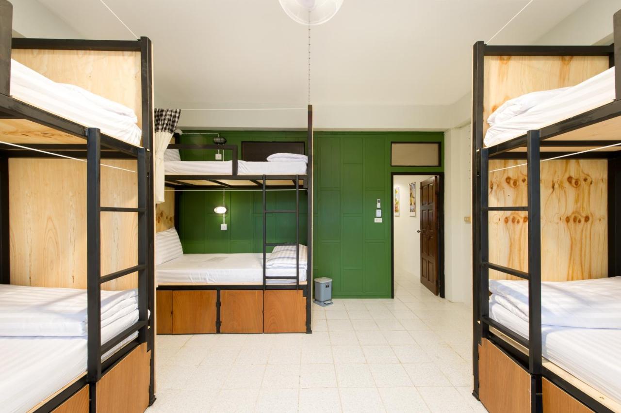 The Neighbors Hostel (Adults Only) Phuket Exteriör bild