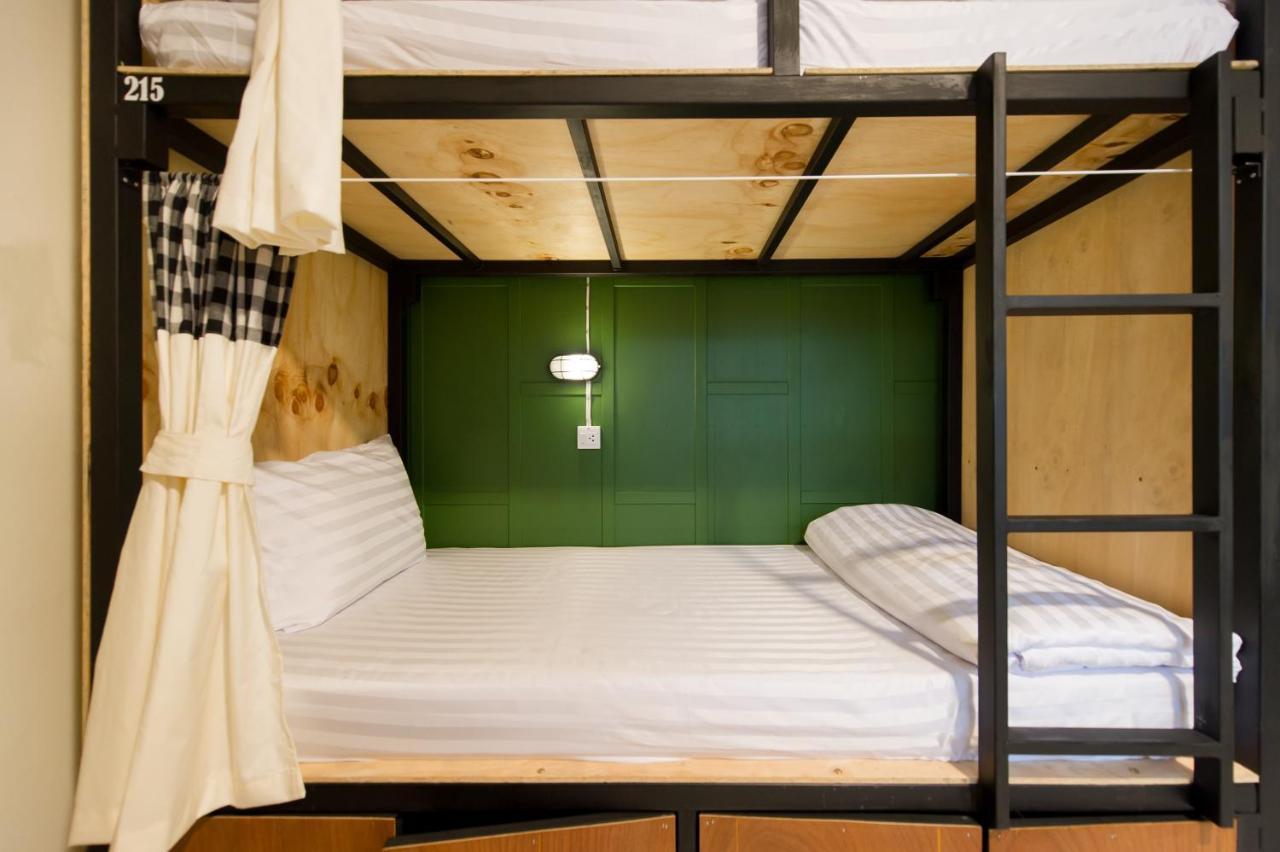 The Neighbors Hostel (Adults Only) Phuket Exteriör bild